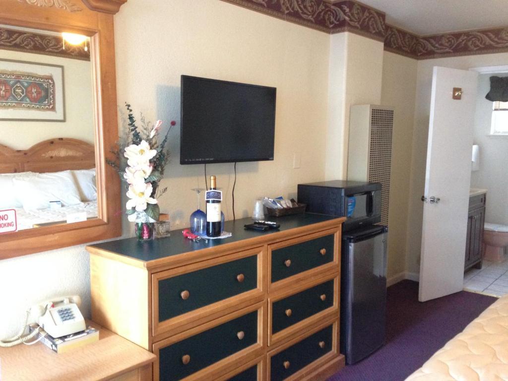 Travelers Inn And Suites 南太浩湖 客房 照片